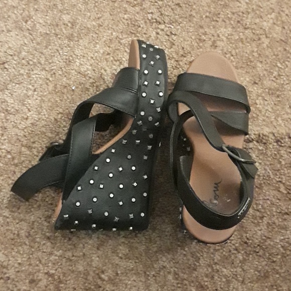 Volcom Shoes - Volcom studded wedges